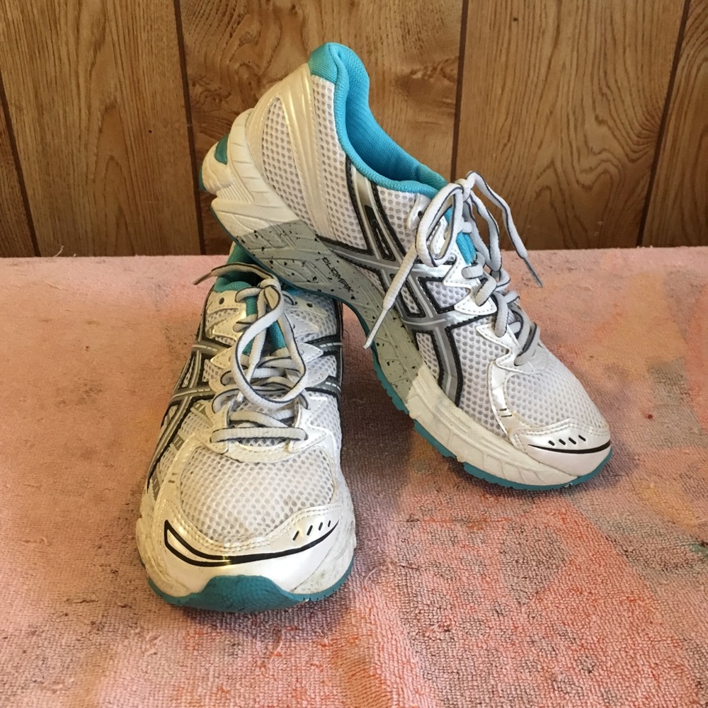 ASICS Gel Phoenix size 7